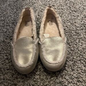 Chic Women's Champagne Shimmer UGG Slippers—gently loved!